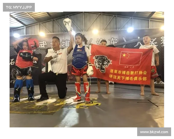 全国自由搏击俱乐部联赛张浩辰斩获三连胜年轻小将崭露头角 全国自由搏击俱乐部联赛张浩辰斩获三连胜年轻小将崭露头角